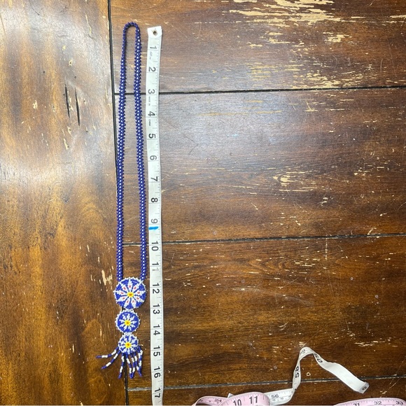 VTG Native American style seed bead beaded necklace on leather backed pendant - Picture 5 of 14